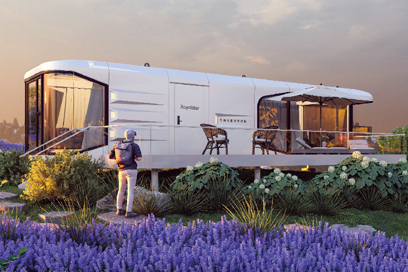 平地に設置されたAIスマートハウスの写真